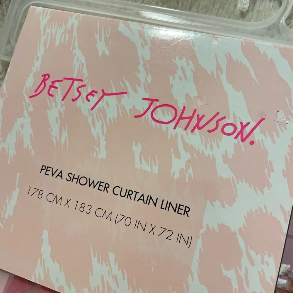 NWT Betsey Johnson Pink Christmas Snowflake “Sleigh All Day” PEVA Shower Liner